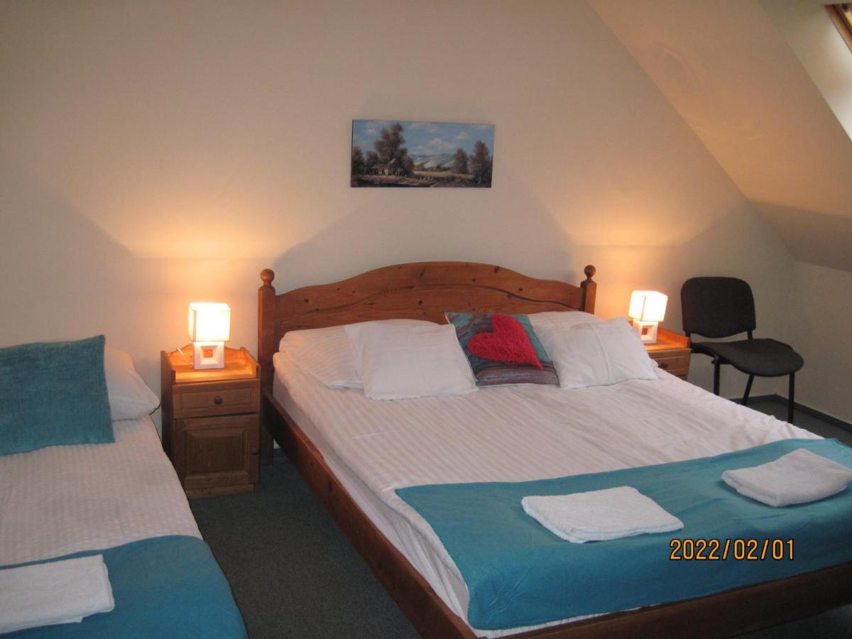Benyei Fogado Panzio Es Etterem Bed & Breakfast Erdobenye Exterior photo