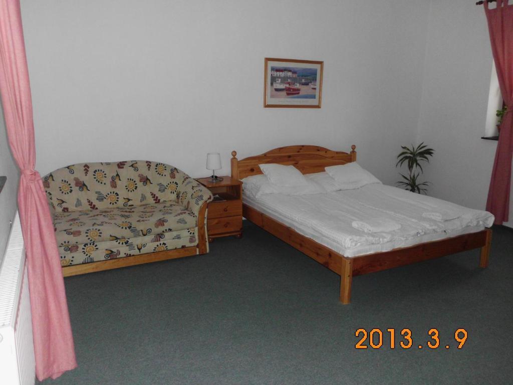 Benyei Fogado Panzio Es Etterem Bed & Breakfast Erdobenye Exterior photo